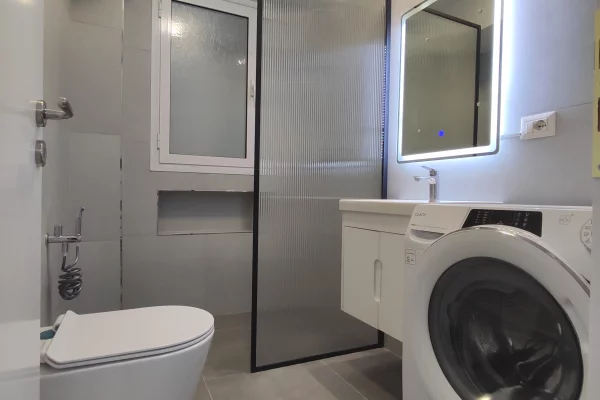 Shtepi me qera Apartament ne Tirane, 2+1, Mobilimi E mobiluar, Pagesa 80,000  Leke.
