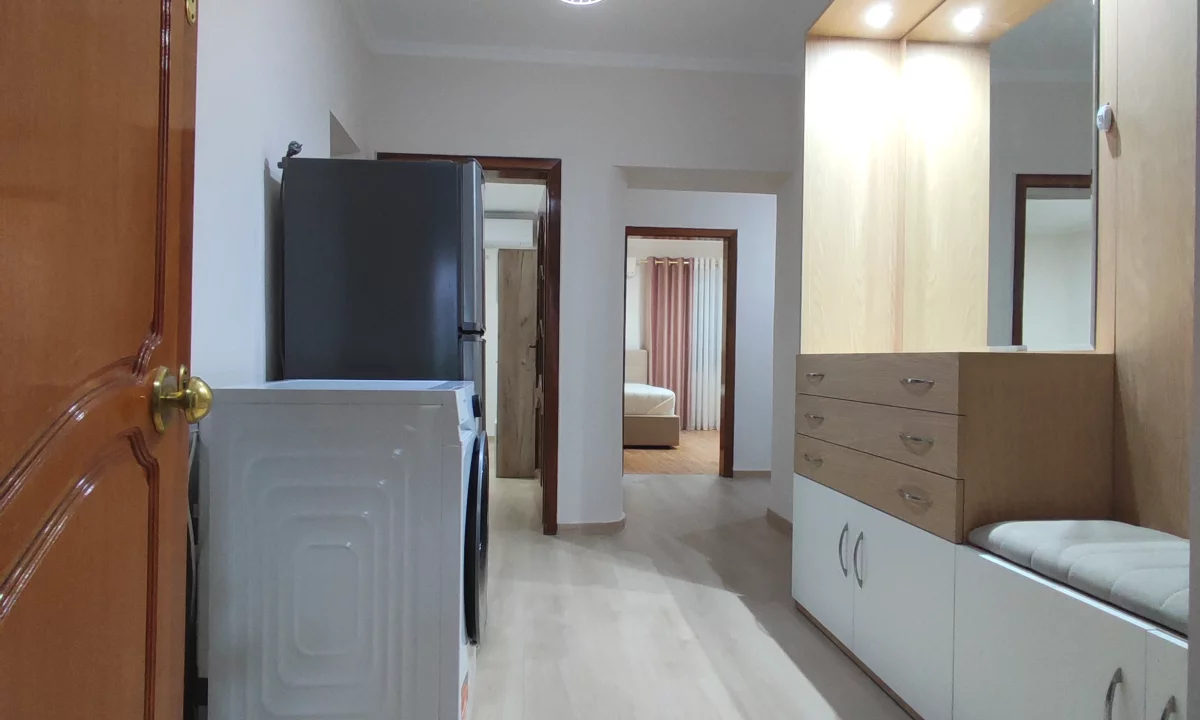 Shtepi me qera Apartament ne Tirane, 2+1, Mobilimi E mobiluar, Pagesa 80,000  Leke.
