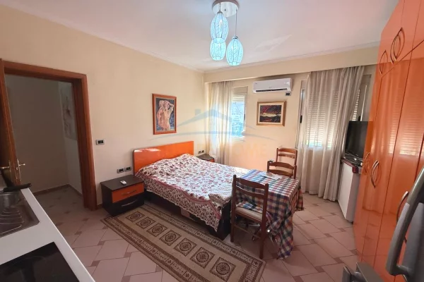Shtepi me qera Apartament ne Tirane, Garsoniere, Mobilimi E mobiluar, Pagesa 450  Euro.