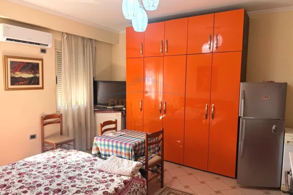 Shtepi me qera Apartament ne Tirane, Garsoniere, Mobilimi E mobiluar, Pagesa 450  Euro.