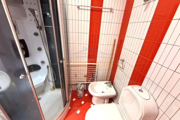 Shtepi me qera Apartament ne Tirane, Garsoniere, Mobilimi E mobiluar, Pagesa 450  Euro.