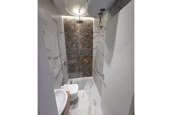Shtepi me qera Apartament ne Tirane, Garsoniere, Mobilimi E mobiluar, Pagesa 350  Euro.