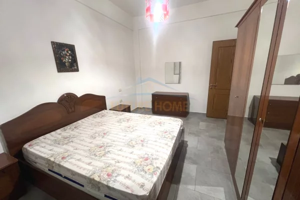 Shtepi me qera Apartament ne Tirane, 2+1, Mobilimi E mobiluar, Pagesa 350  Euro.
