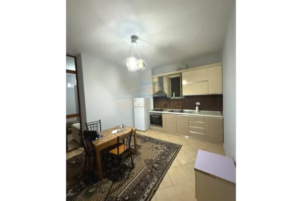 Shtepi me qera Apartament ne Tirane, 1+1, Mobilimi E mobiluar, Pagesa 350  Euro.