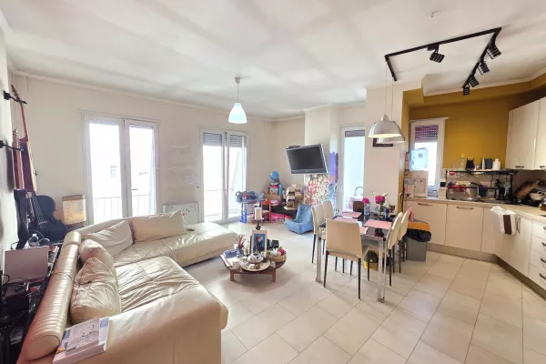 Shtepi ne shitje Apartament ne Tirane, 2+1, Mobilimi E mobiluar, Pagesa 230,000  Euro.