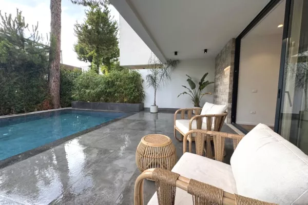 Shtepi ne shitje Vila Luksoze ne Durres, 3+1, Mobilimi E mobiluar, Pagesa 790,000  Euro.