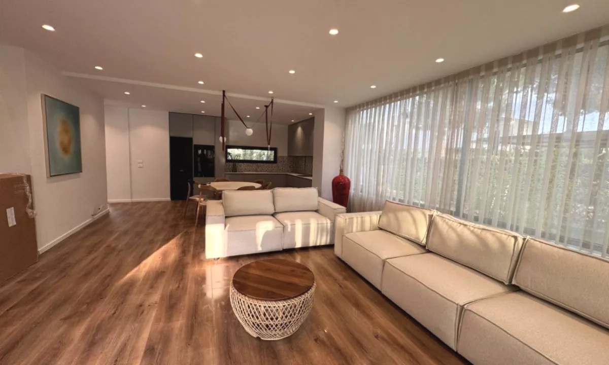 Shtepi ne shitje Vila Luksoze ne Durres, 3+1, Mobilimi E mobiluar, Pagesa 790,000  Euro.