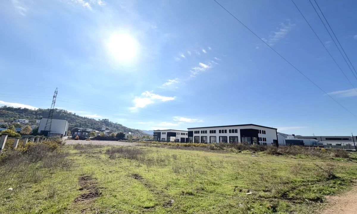 🏞️Shitet Toke shume prane rruges kryesore ne Vaqarr‼️