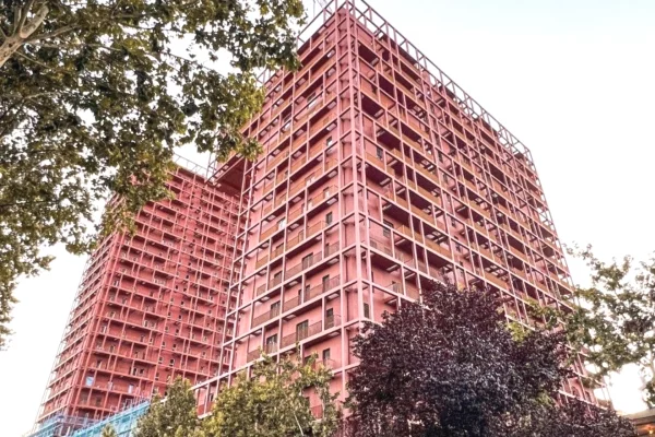 🌃DUPLEKS+PARKIM PER SHITJE, NE GARDEN BUILDING, PRANE QENDRES, TIRANE‼️