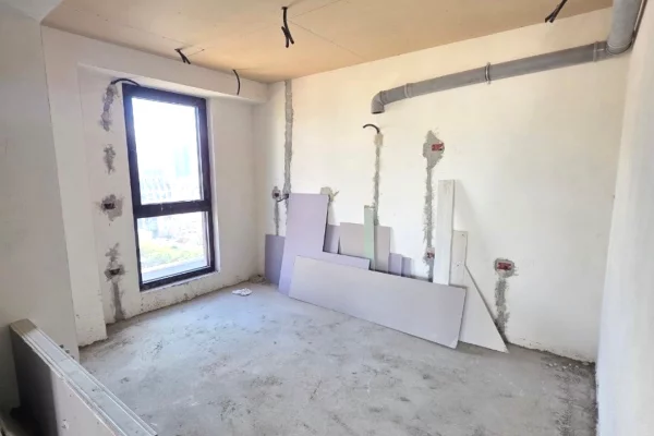 Shtepi ne shitje Duplex(shtepi me 2 kate) ne Tirane, 3+1, Mobilimi Bosh, pa mobiluar, Pagesa 550,000  Euro.