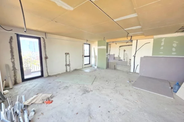 Shtepi ne shitje Duplex(shtepi me 2 kate) ne Tirane, 3+1, Mobilimi Bosh, pa mobiluar, Pagesa 550,000  Euro.