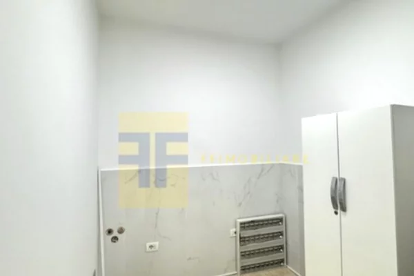 🏡Apartament per qera, te rreth-rrotullimi i Komunes se Parisit, Tirane‼️