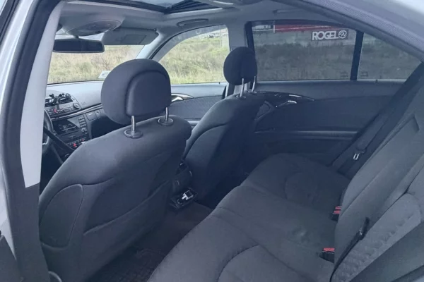 Makina ne shitje ne Korce, Mercedes-Benz, 2004 gasoline-gas,Kambio Automatik Pagesa 5,300  Leke.