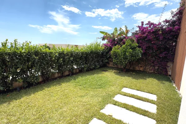 Shtepi ne shitje Apartament ne Himare, 2+1, Mobilimi E mobiluar, Pagesa 790,000  Euro.