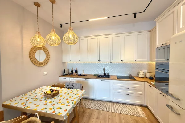 Shtepi ne shitje Apartament ne Himare, 2+1, Mobilimi E mobiluar, Pagesa 790,000  Euro.