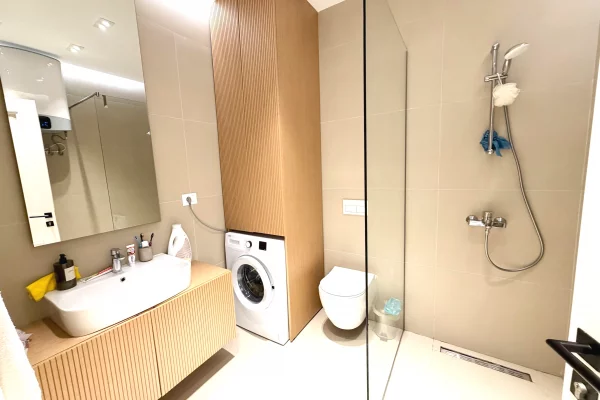 Shtepi ne shitje Apartament ne Himare, 2+1, Mobilimi E mobiluar, Pagesa 790,000  Euro.
