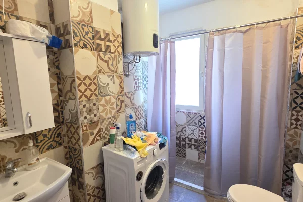 Shtepi me qera Apartament ne Tirane, 1+1, Mobilimi E mobiluar, Pagesa 550  Euro.