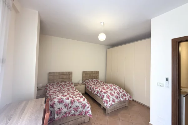Shtepi me qera Apartament ne Tirane, 1+1, Mobilimi E mobiluar, Pagesa 550  Euro.