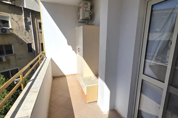 Shtepi me qera Apartament ne Tirane, 1+1, Mobilimi E mobiluar, Pagesa 550  Euro.