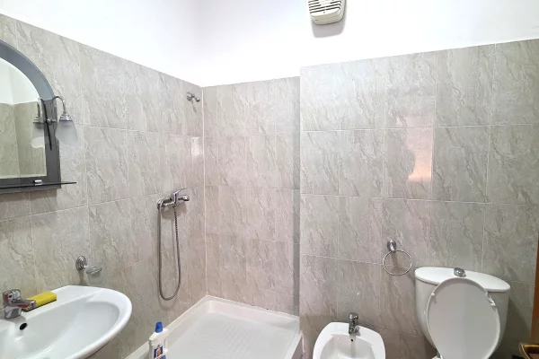 🏡Jepet me qera ambient biznesi tek Stacioni i Trenit‼️