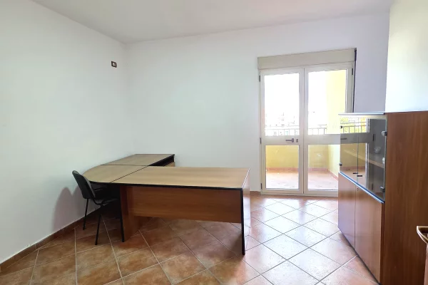 🏡Jepet me qera ambient biznesi tek Stacioni i Trenit‼️