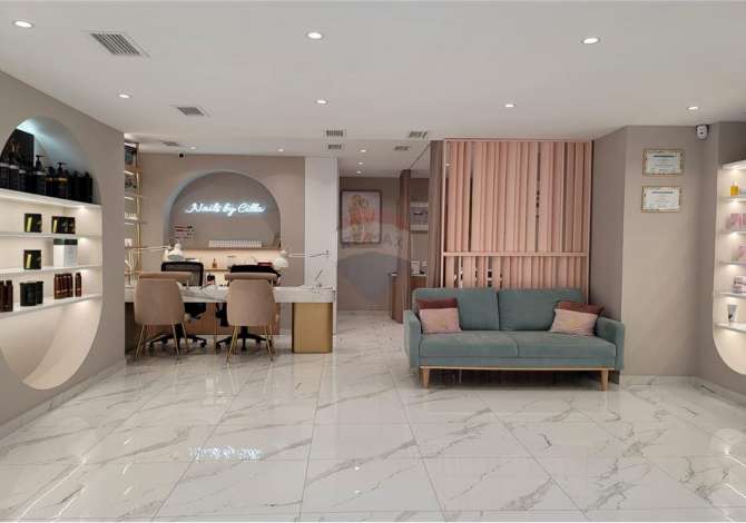 Dyqan Buze Rruge - Me Qera - Sheshi Wilson - Tirane