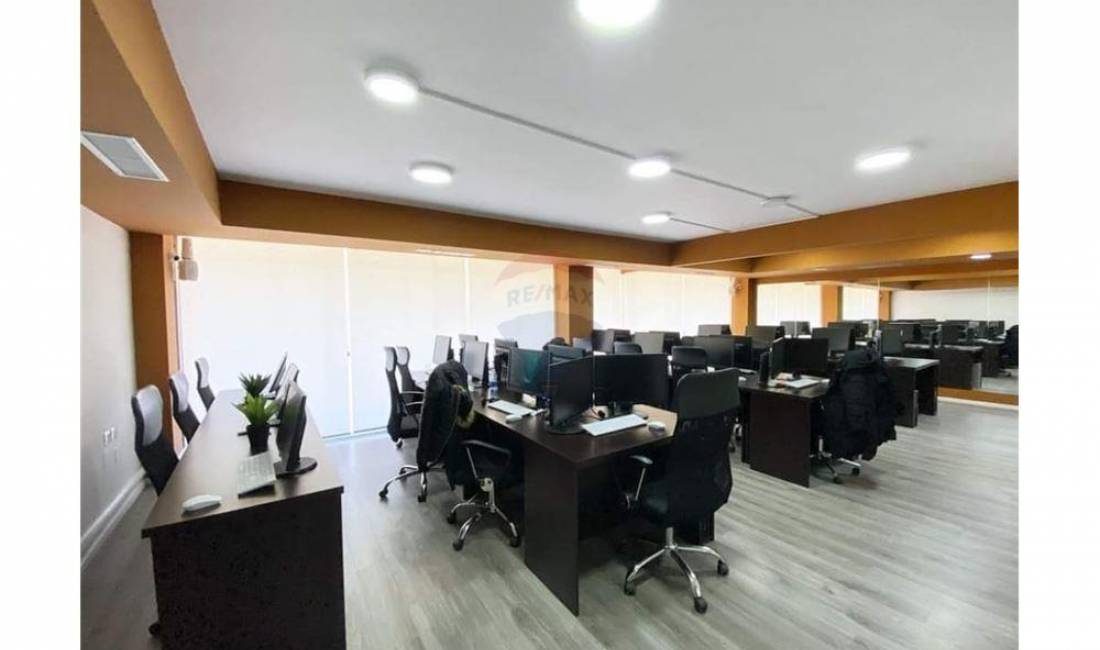 Zyre - Me Qera - Bllok - Tirane