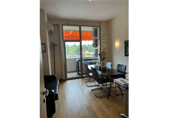 Ambient biznesi me qera 3+1 ne Tirane - 1,550 Euro