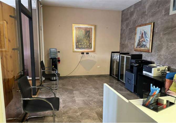 Ambient biznesi me qera 3+1 ne Tirane - 1,550 Euro