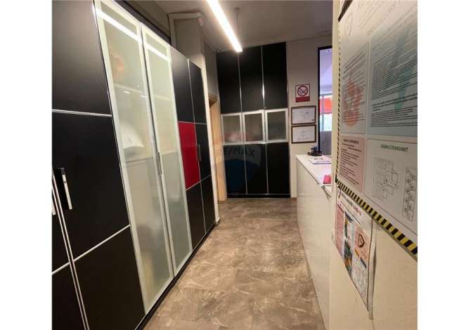 Zyre - Me Qera - Bllok - Tirane