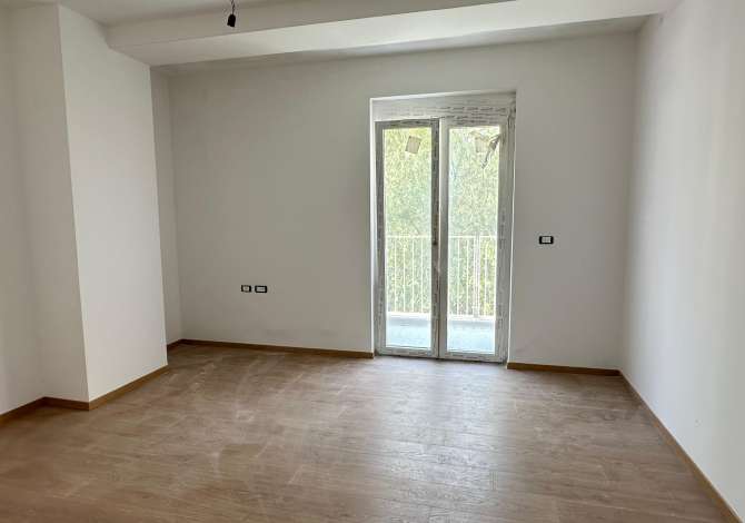 Zyre - Me Qera - Air Albania - Tirane