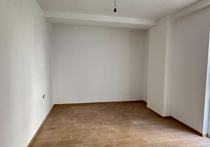 Ambient biznesi me qera 3+1 ne Tirane - 1,500 Euro