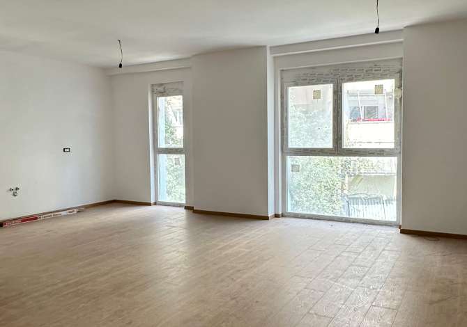 Ambient biznesi me qera 3+1 ne Tirane - 1,500 Euro