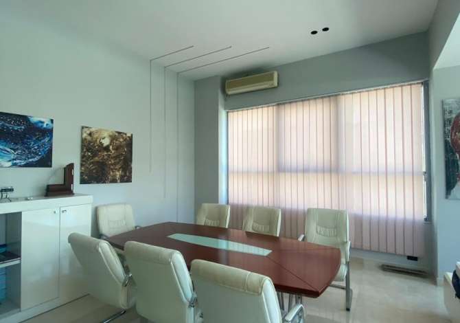 Ambjent Zyrash - Me Qera - Pazari i Ri - Tirane