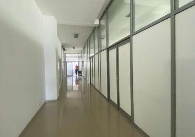 Ambjent Zyrash - Me Qera - Pazari i Ri - Tirane