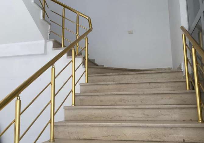 Ambjent Zyrash - Me Qera - Pazari i Ri - Tirane