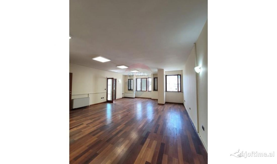 Jepet - Ambjent per Zyra - Me Qera - Bllok - Tirane