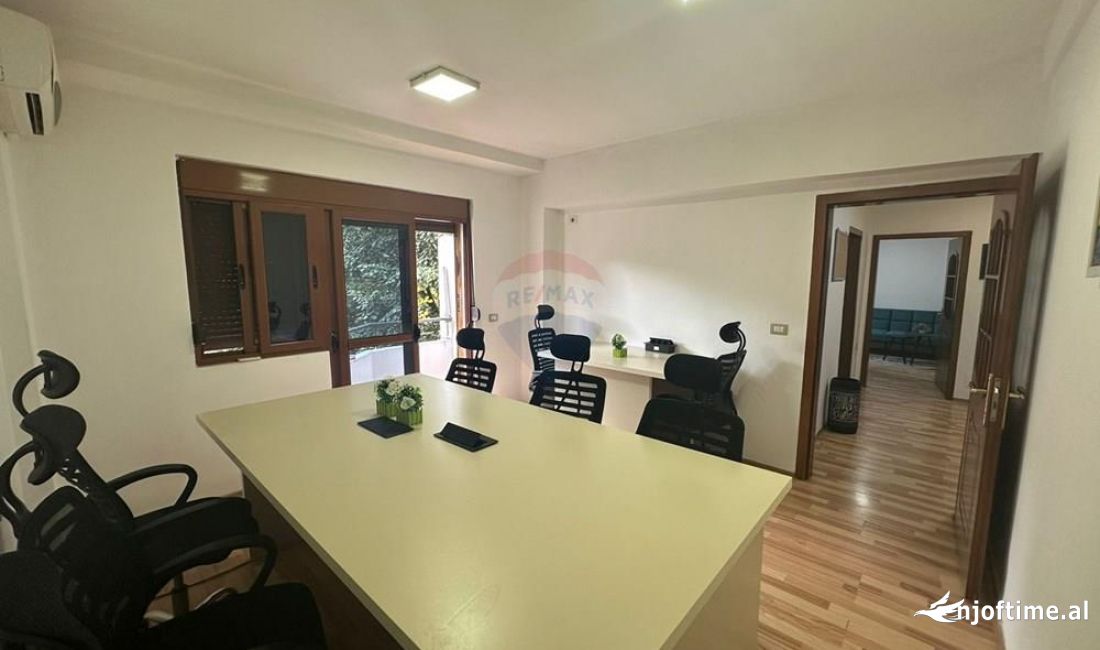 Zyre - Me Qera - Qender - Tirane