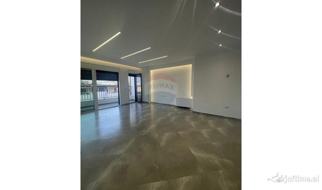 Zyre - Me Qera - 130 m2 - Rruga e Kosovareve - Tirane