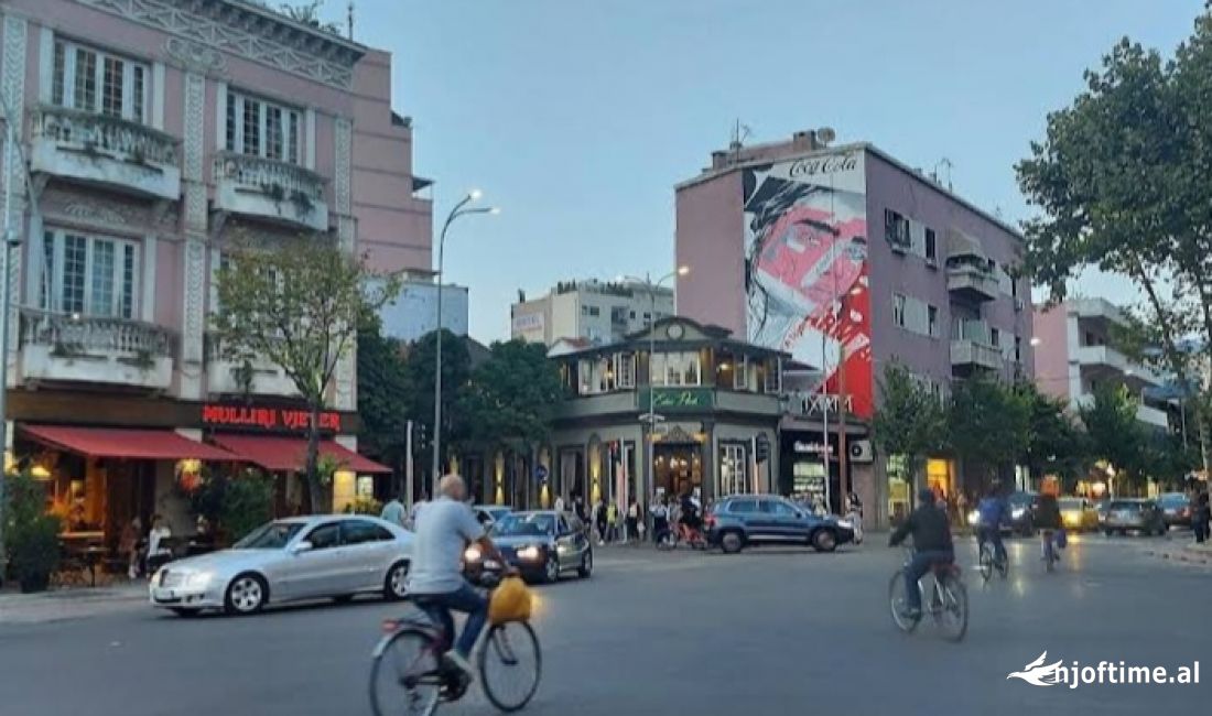 Zyre - Me Qera - 400 m2 - Qender - Tirane