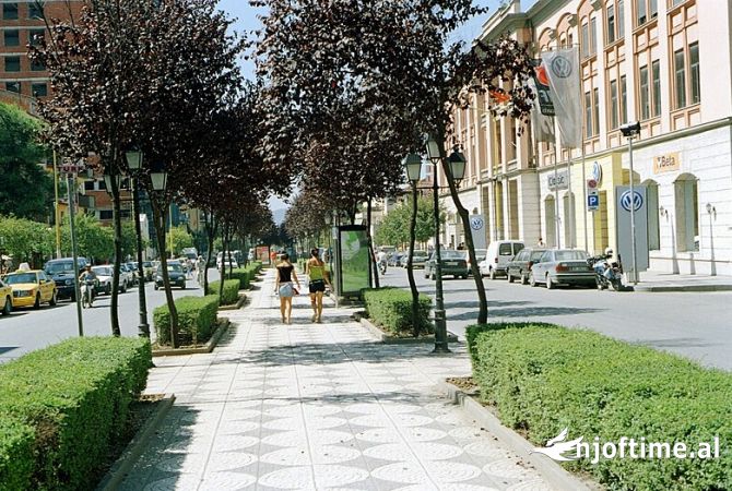 Ambiente Commerciale in Affitto 3+1 a Tirana - 1,500 Euro