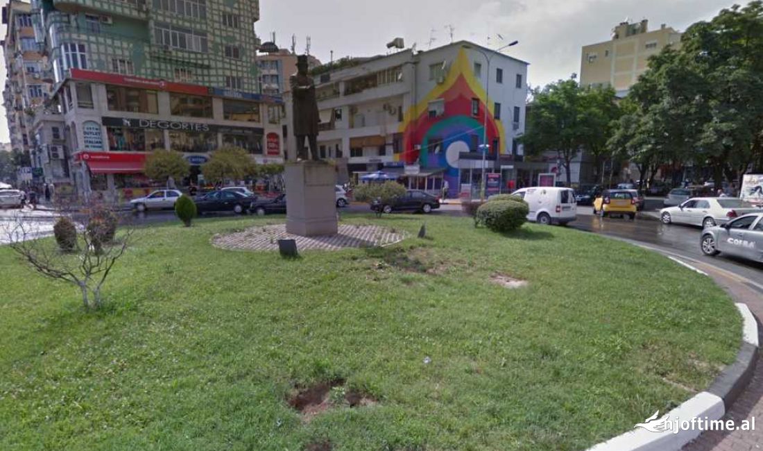 Zyre - Me Qera - Sheshi Wilson - Tirane