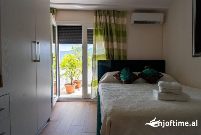 Shtepi me qera Apartament ne Tirane, 1+1, Mobilimi E mobiluar, Pagesa 900  Euro.