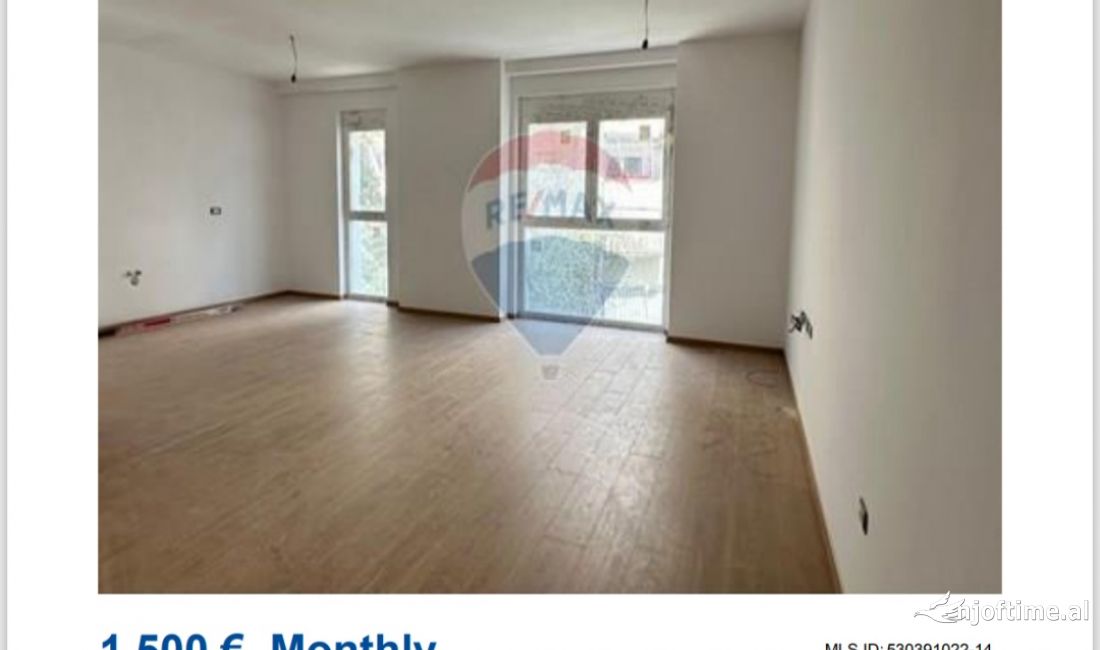 Zyre - Me Qera - Air Albania - Tirane