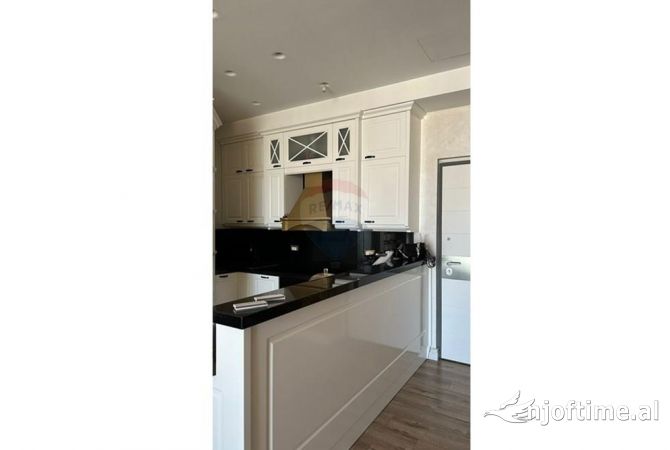 Shtepi me qera Apartament ne Tirane, 2+1, Mobilimi E mobiluar, Pagesa 2,500  Euro.