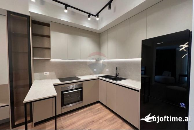 Shtepi me qera Apartament ne Tirane, 2+1, Mobilimi E mobiluar, Pagesa 1,000  Euro.