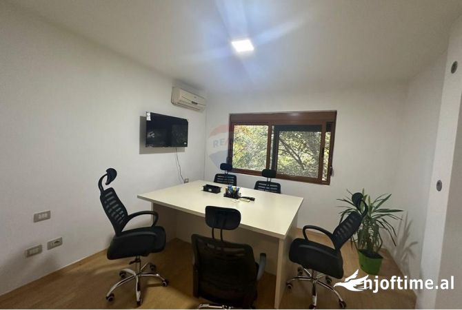 Zyre - Me Qera - Pazari i Ri - Tirane 