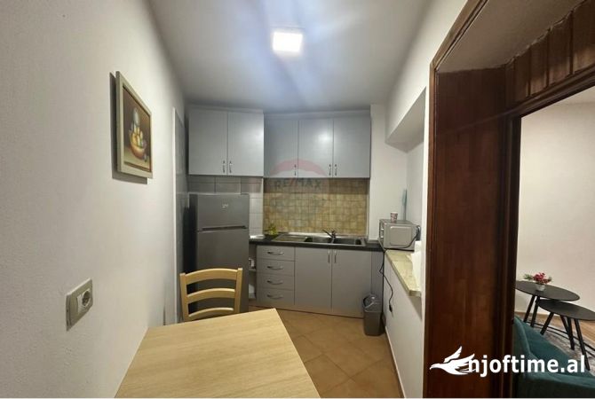 Zyre - Me Qera - Pazari i Ri - Tirane 