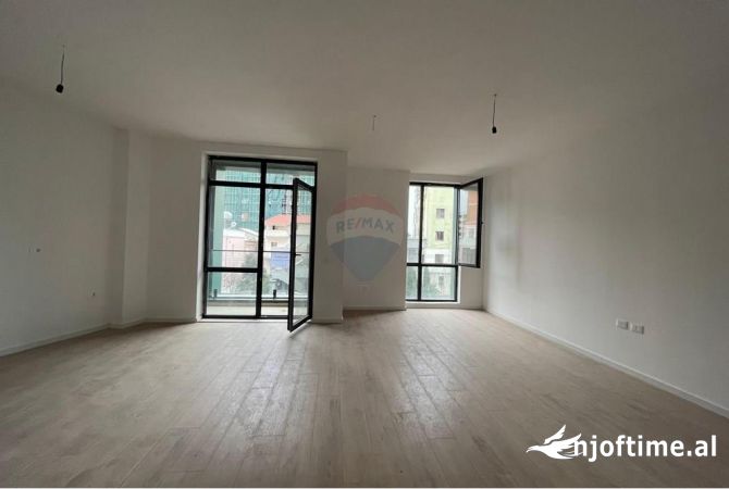 Shtepi ne shitje Apartament ne Tirane, 3+1, Mobilimi Bosh, pa mobiluar, Pagesa 225,000  Euro.