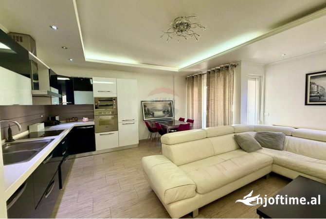 Shtepi ne shitje Apartament ne Tirane, 2+1, Mobilimi E mobiluar, Pagesa 210,000  Euro.
